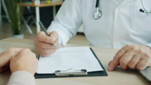 Кому нельзя делать лазерную эпиляцию?